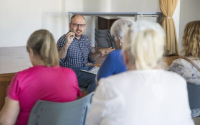 Charla sobre salud, asociación Las Palmeras